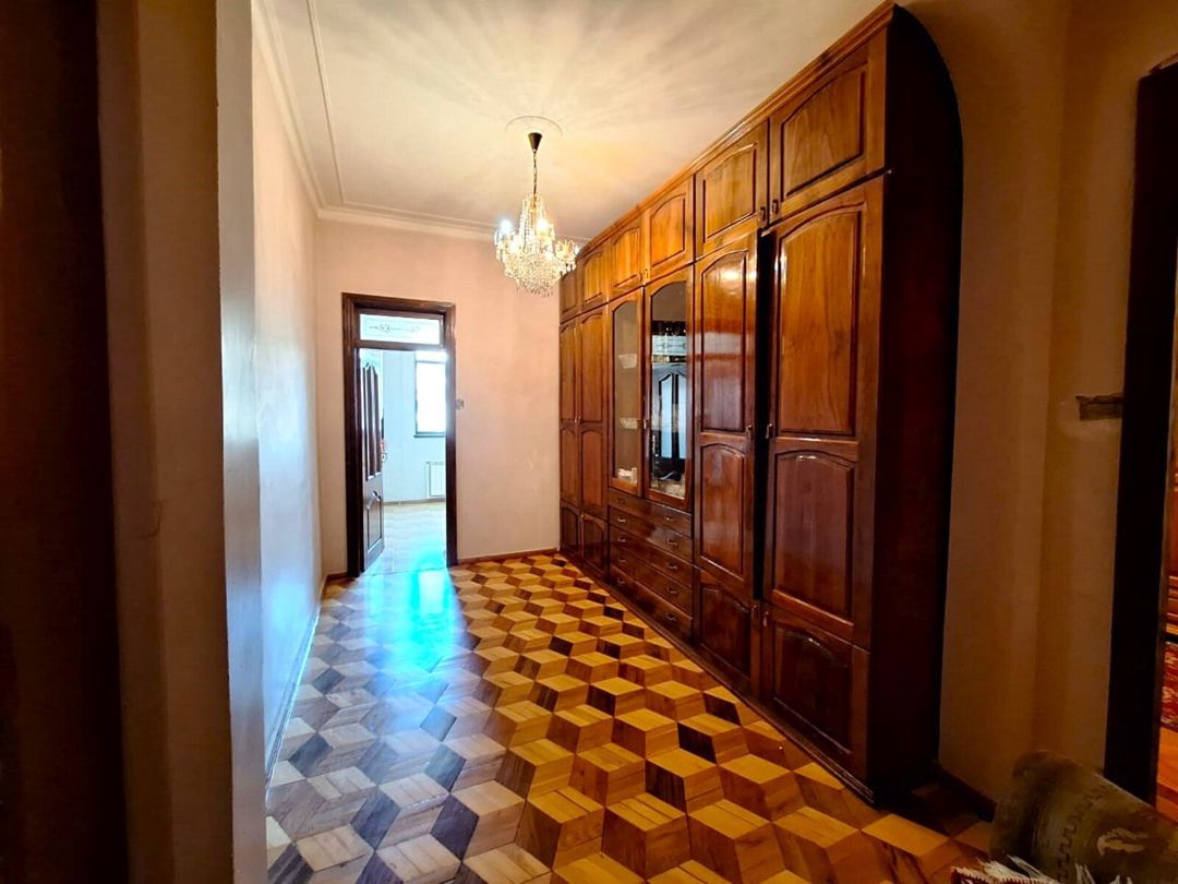Satılır 4 otaqlı köhnə tikili 200 m² — Mənzil, Bakı (6)