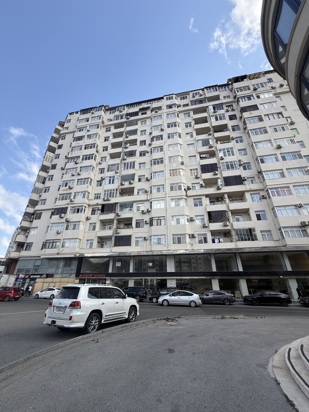 Satılır 3 otaqlı yeni tikili 130 m² — Mənzil, Bakı