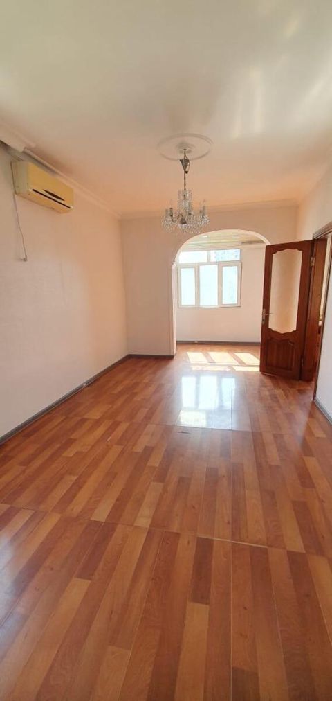 Satılır 2 otaqlı köhnə tikili 50 m² — Bakı