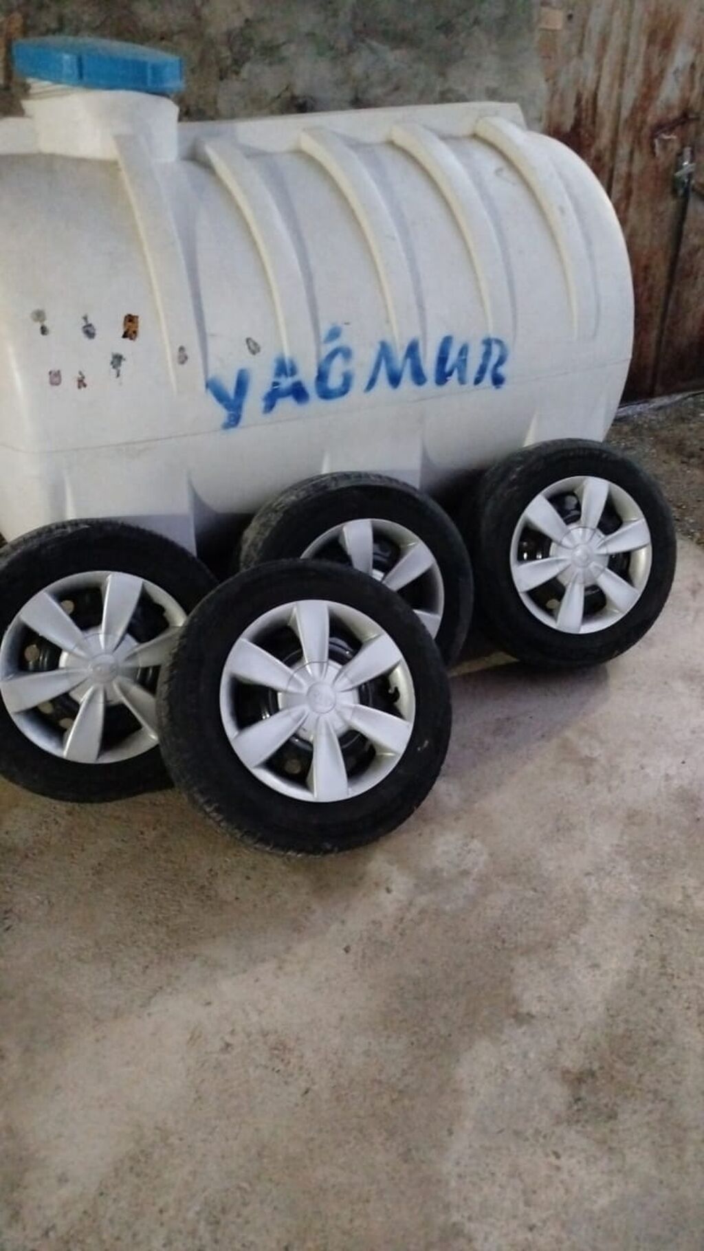 4 teker 4 disqi 4 kalpak bir yerde satilir hec birinin eyrisi cati — Diskləri, Şəki (2)