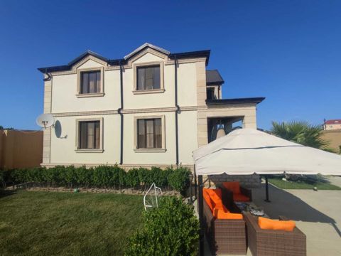 Satılır 5 otaqlı həyət evi/bağ evi 250 m² — Bakı