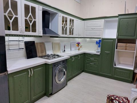 Metbex mebeli. 2000azn. ölçü 5m. üzeri tokme mermer. üzerinde moyka — Bakı