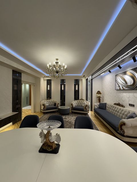 Satılır 4 otaqlı yeni tikili 158 m² — Bakı