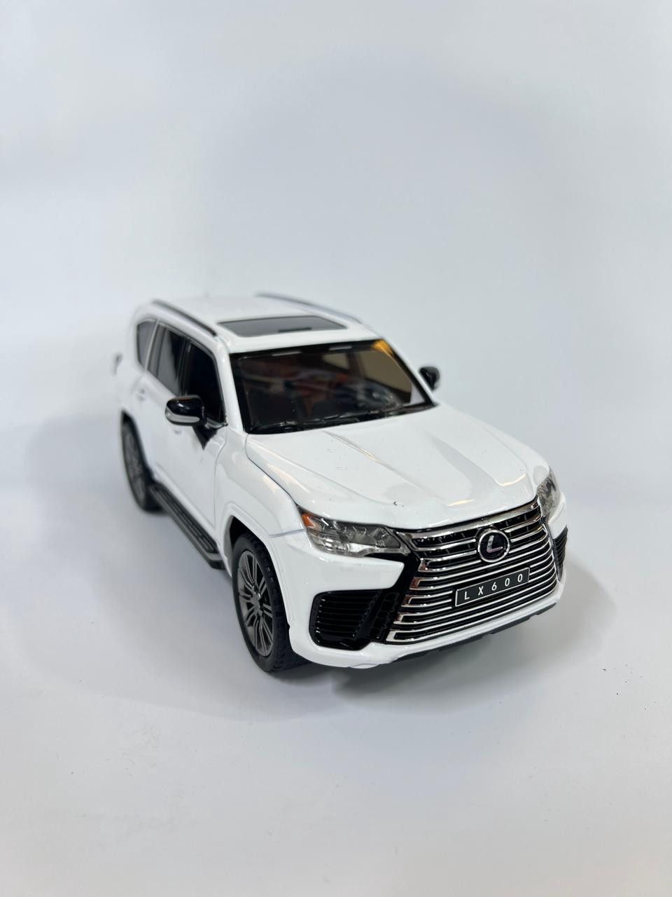 Avtomobil Lexus LX600 SUV 1.24 SUV, metal — Mallar, Bakı