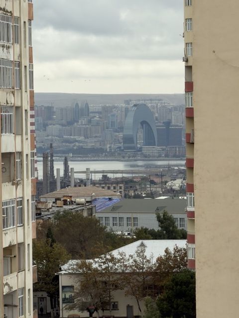 Satılır 4 otaqlı köhnə tikili 110 m² — Bakı