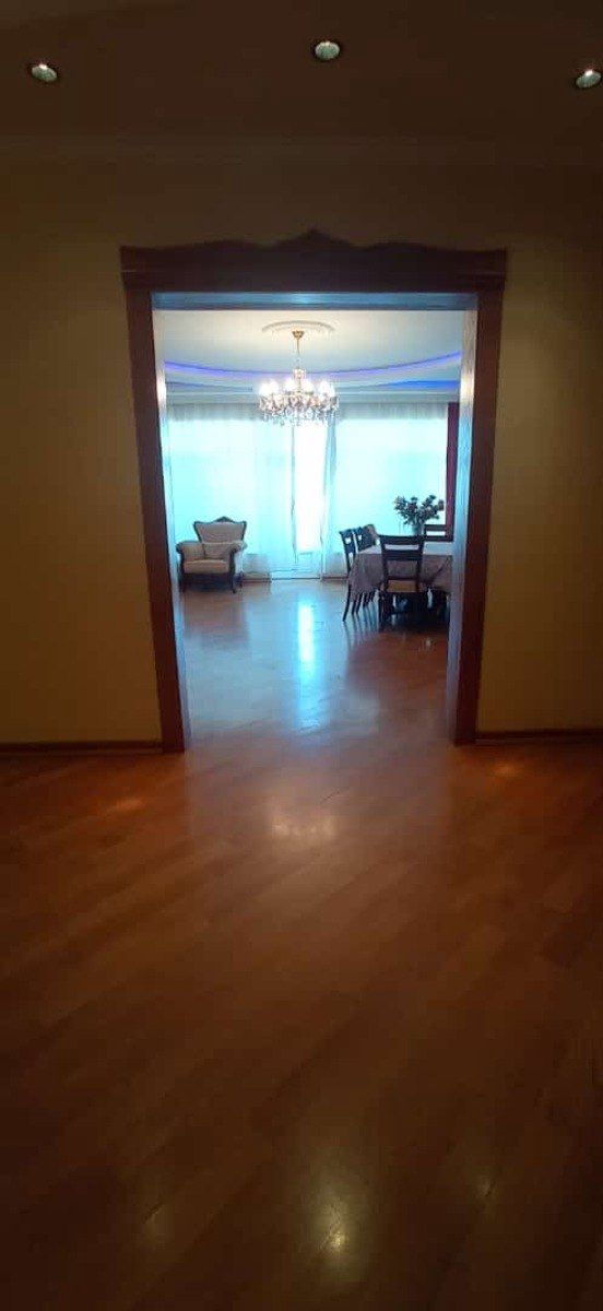Satılır 4 otaqlı yeni tikili 200 m² — Mənzil, Bakı (7)