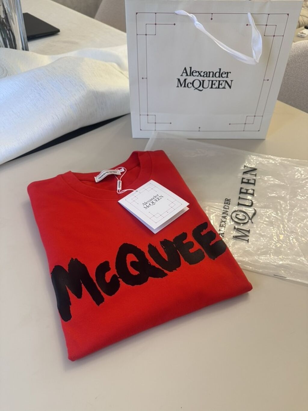 Alexander McQUEEN T‑shirt Hediye gelib yeni S razmer oversize — Futbolka və polo, Bakı