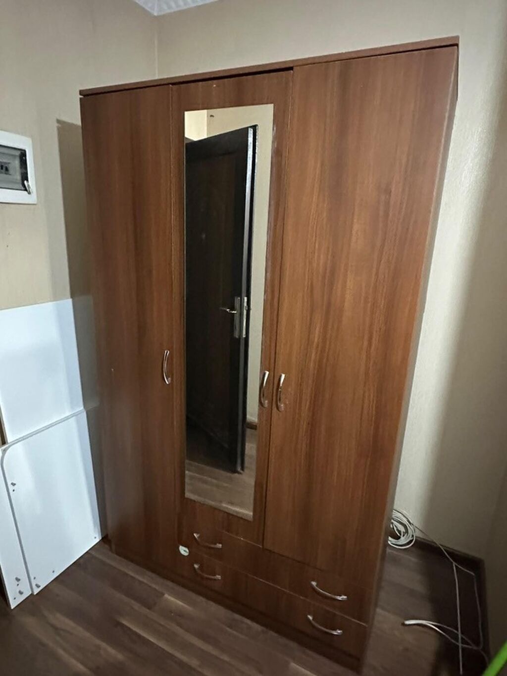 Dolab satlir 100 azn Unvan :Həzi Aslanov* Deniz x — Şkaflar, Bakı