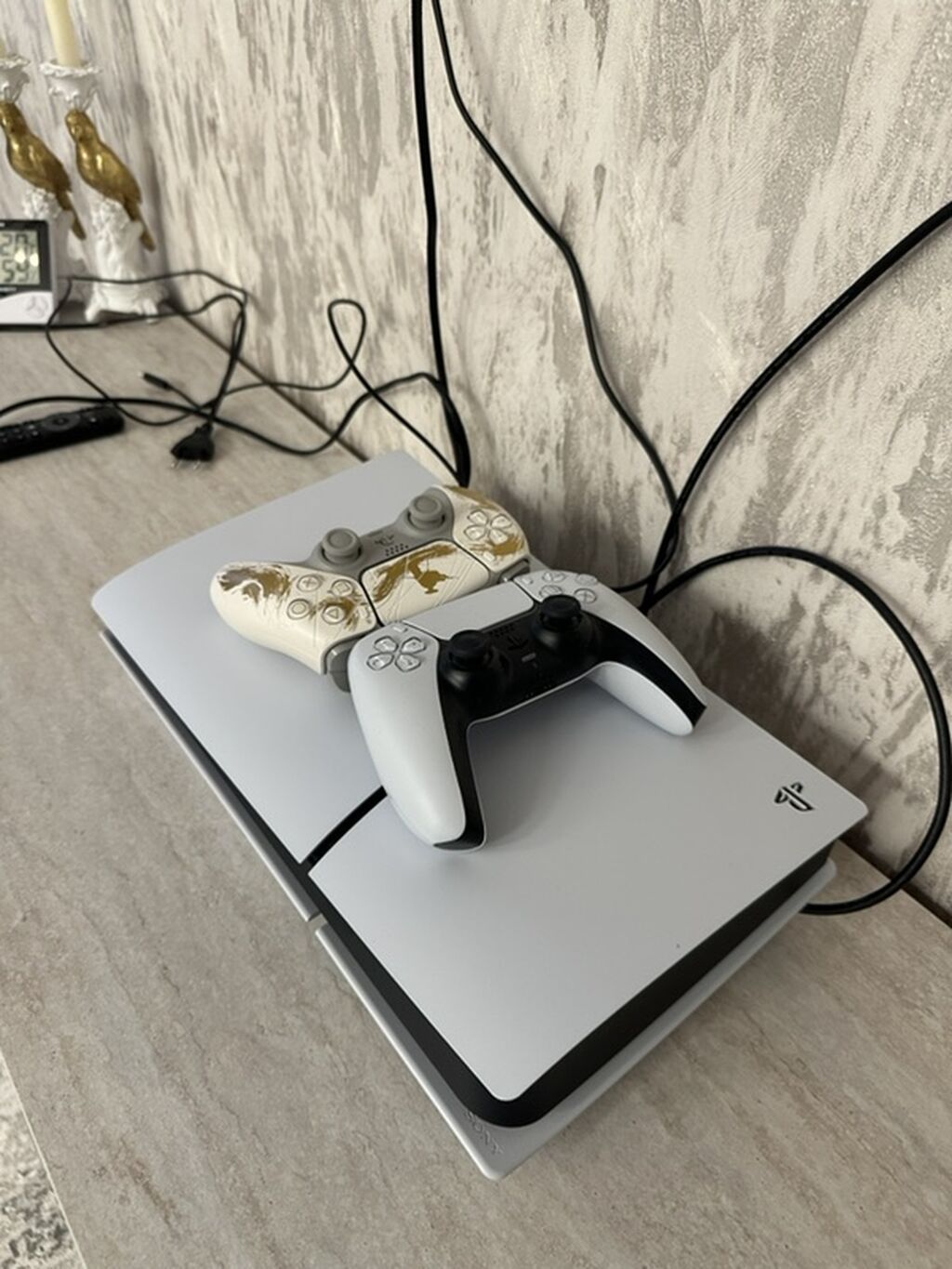 PlayStation 5 konsolu - Model: PS5 (diskli versiya) - Rəng: Ağ-qara — Oyun konsolları, Bakı (2)