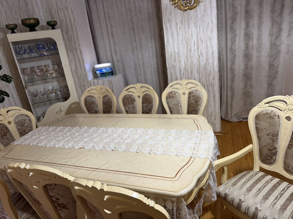 Klassik üslublu yemək otağı dəsti - Rəng: krem/bej tonları, qızılı — Masalar və stullar, Masazır (5)