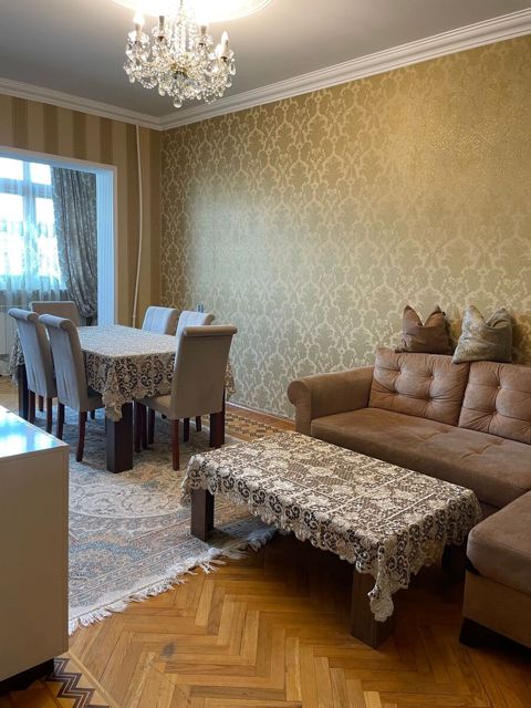 Satılır 3 otaqlı köhnə tikili 64 m² — Bakı