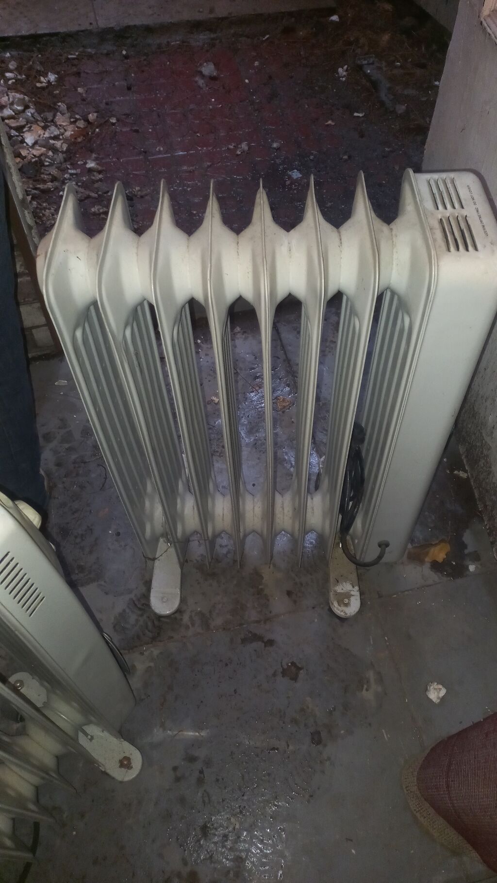 Məhsul: Elektrikli yağ radiatorları 4 ədəd,işlək vəziyyətdə hər biri — Isıtıcılar və isı ventilatorları, Bakı (4)