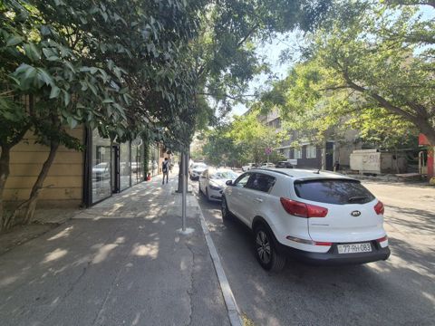 Satılır 4 otaqlı köhnə tikili 80 m² — Bakı