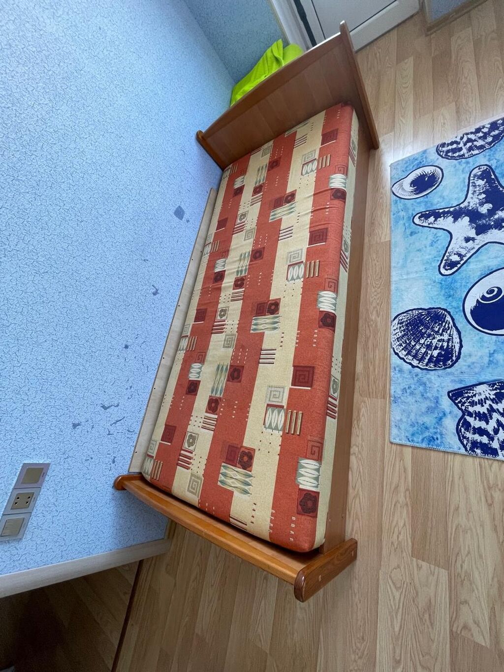 Taxta çarpayı – tək nəfərlik - Material: möhkəm taxta karkas, başlıq — Yataqlar, Bakı (2)