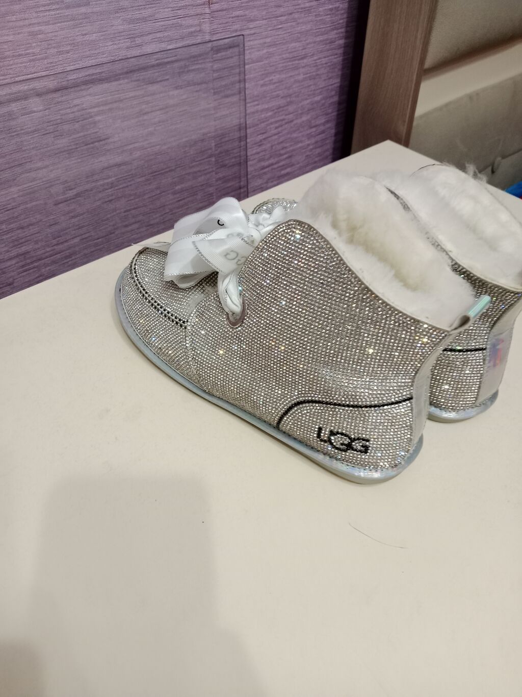 Parıltılı uşaq qış botları – UGG üslubunda - Rəng: gümüşü, tam səth — Uşaq ayakkabısı, Digah (2)