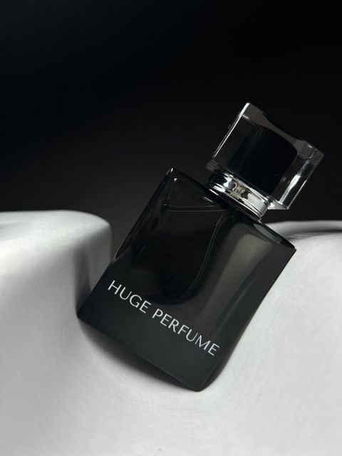 Huge Perfume Born İn Roma kişilər üçün ətir suyu 50 ml — Bakı