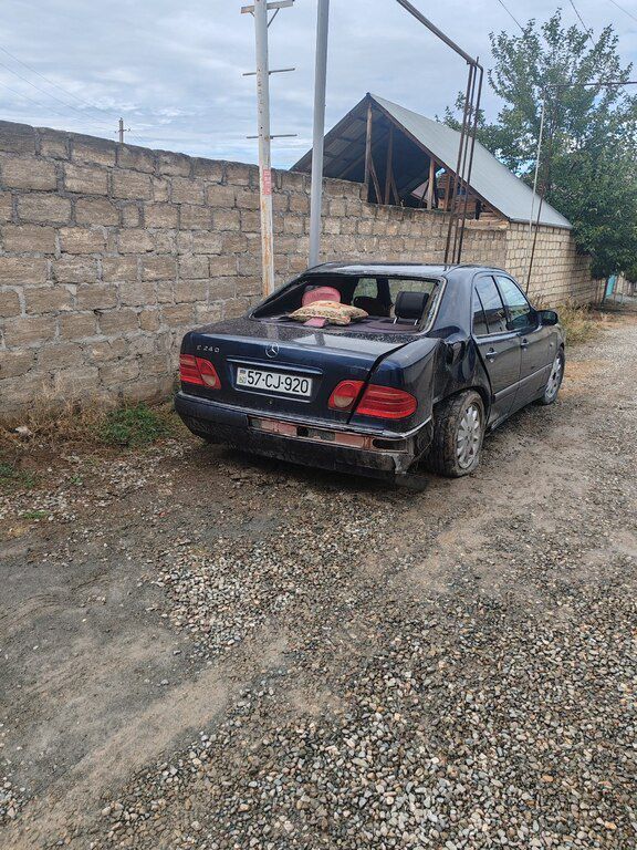 Mercedes E 240, 2.4 L, 1997 il, 356 000 km 57-CJ-920 — Avtomobillər, Gəncə (2)