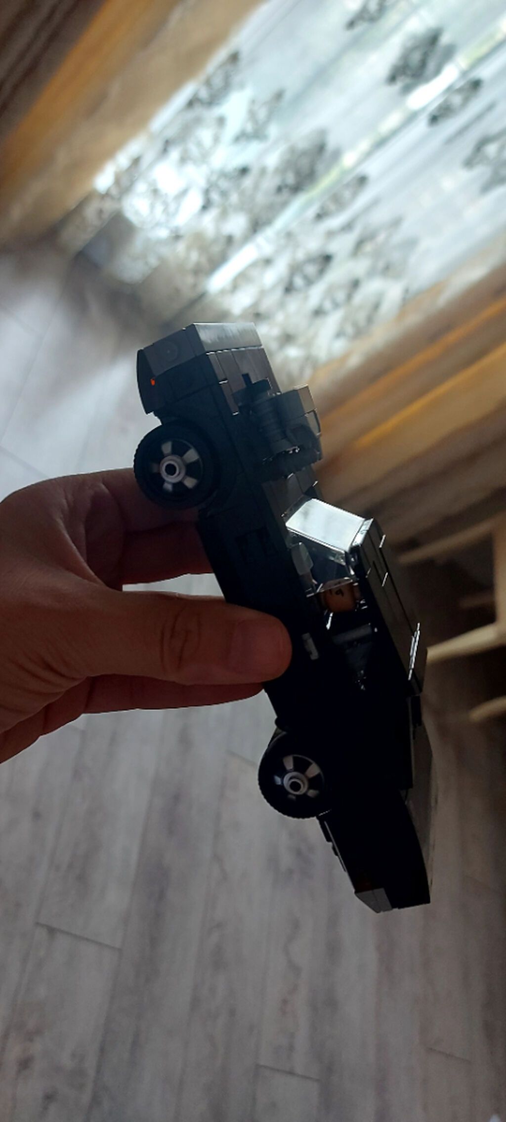 Qara rəngdə bloklardan yığılmış oyuncağ avtomobil modeli - Material — Konstruktorlar, Bakı (2)