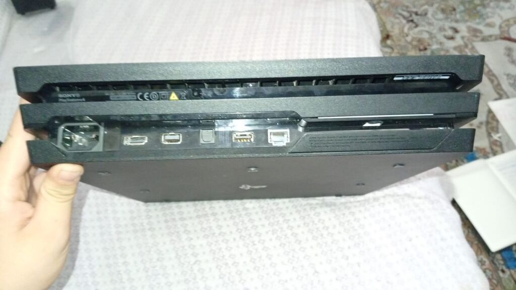 PlayStation 4 Pro (CUH-7116B) oyun konsolu paketi Komplekt: - PS4 Pro — Oyun konsolları, Xırdalan (4)