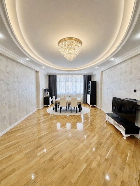 Satılır 3 otaqlı yeni tikili 135 m² — Bakı