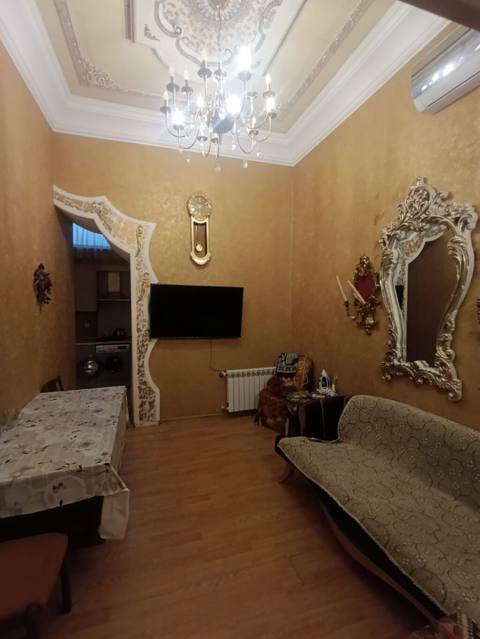 Mərkəzdə, Molla Vəli Vidadi Küçəsində 3 Otaqlı Mənzil Kirayə — MyDom Əmlak Agentliyi — Apartment