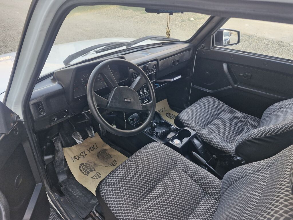 Lada Niva 3 qapı, ağ rəngli ofroud Xırda kosmetik işləri var 20-OR-530 — Avtomobillər, Gəncə (6)