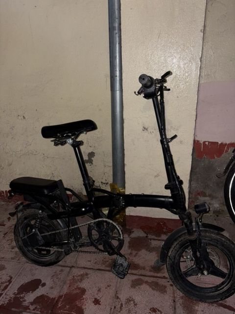 Kompakt qatlanan elektrik velosipedi - Şəhər daxilində rahat hərəkət — Bakı