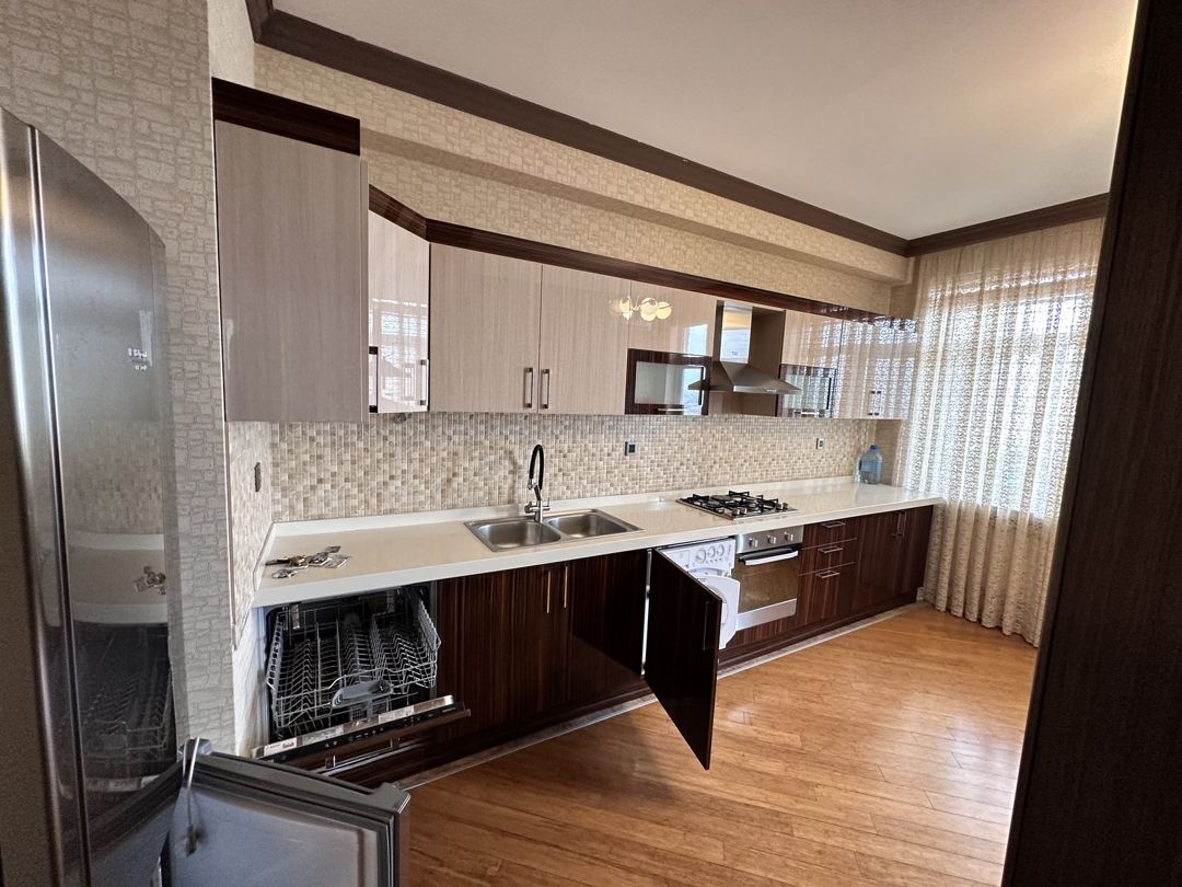 İcarəyə verilir 4 otaqlı yeni tikili 160 m² — Mənzil, Bakı (9)