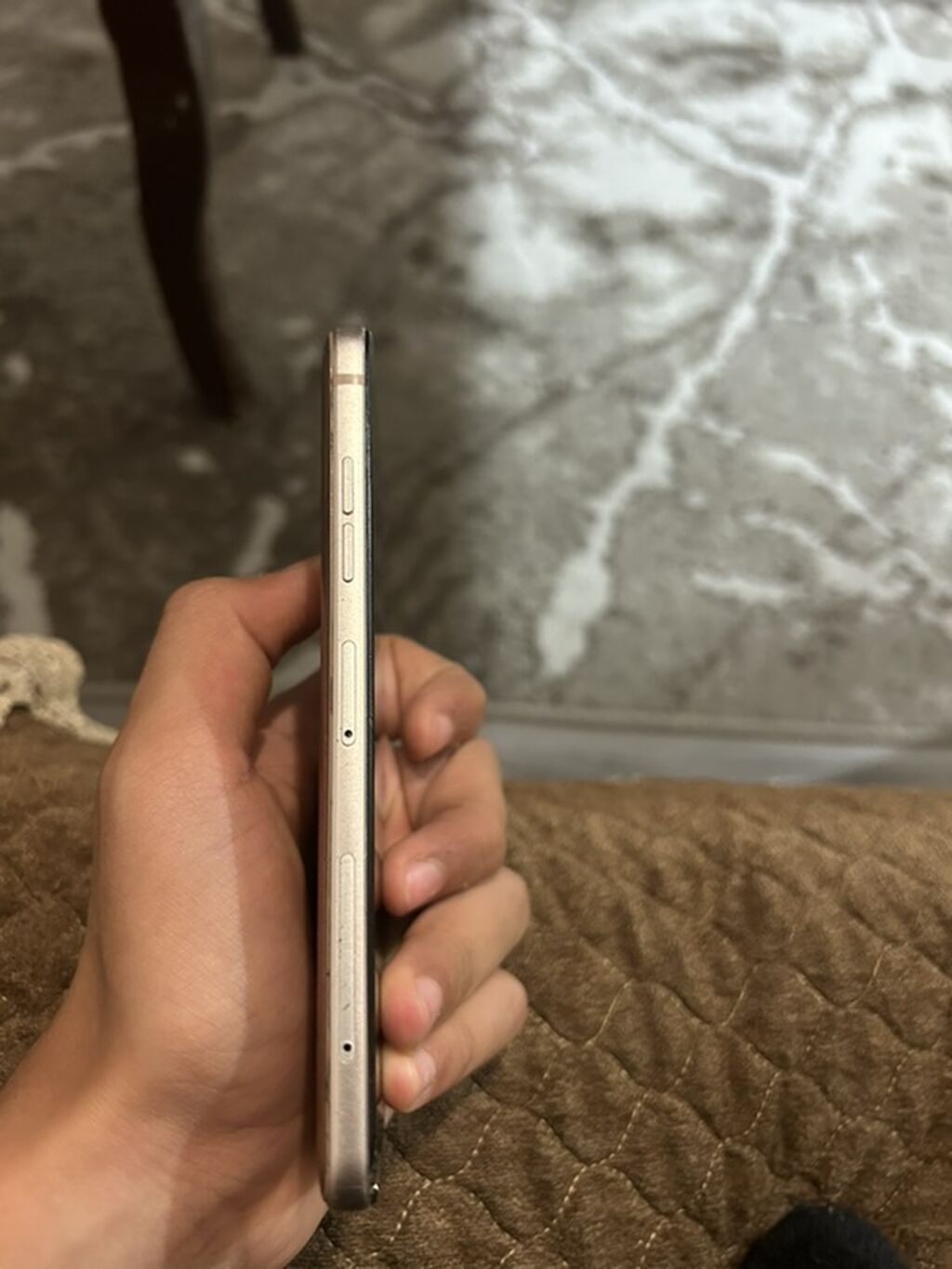 LG Q6, rəng - Qızılı — LG, Bakı (4)