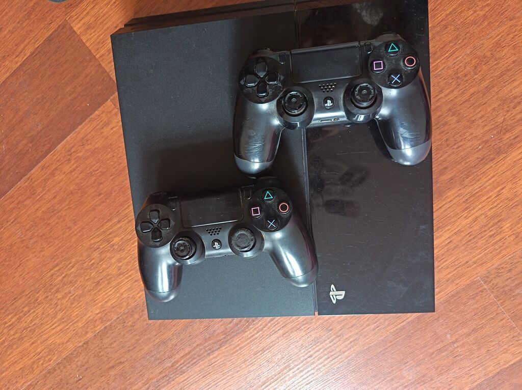 PlayStation 4 konsolu + 2 ədəd DualShock 4 gamepad - Model: Sony — Oyun konsolları, Xırdalan (2)