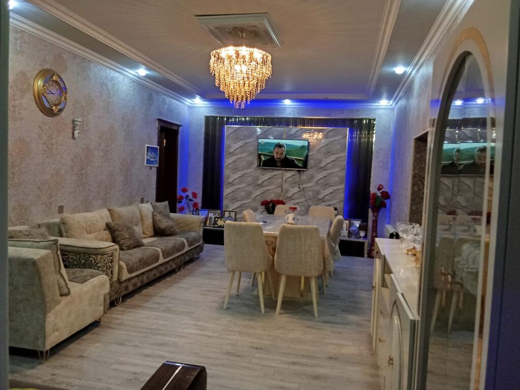 Ev satılır ünvan buzovna qəsəbəsi dəniz qırağına 5 dəq yoldu — Qonaq otağı üçün, Digah