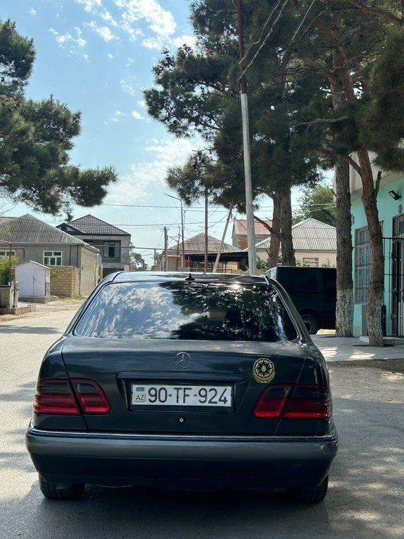 Mercedes E 230, 2.3 L, 1997 il, 689 000 km 90-TF-924 — Avtomobillər, Sumqayıt (3)