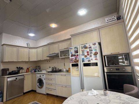 Kuxna mebeli olcu Eni 5.5 m .qaz,moyka,aspirator daxil Qiymet 250 azn — Bakı