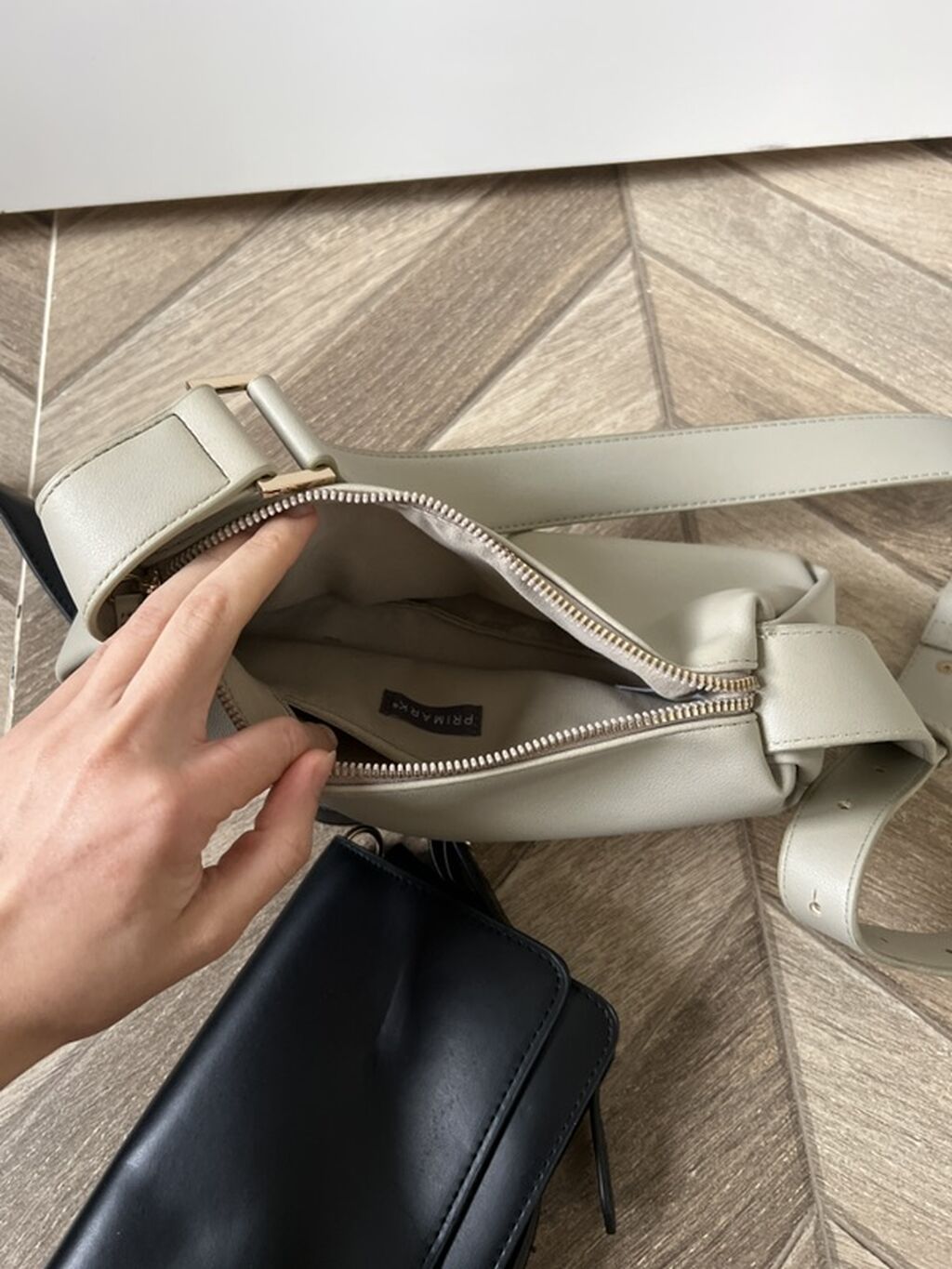 Primark. Avropa brendi 2 ədəd çanta satılır. Çox istifadə — Çantalar, çamadanlar, cüzdanlar, Novxanı (6)