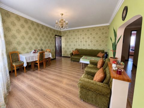 Satılır 5 otaqlı köhnə tikili 120 m² — Bakı