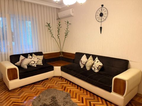 Künc divan, İşlənmiş — Bakı