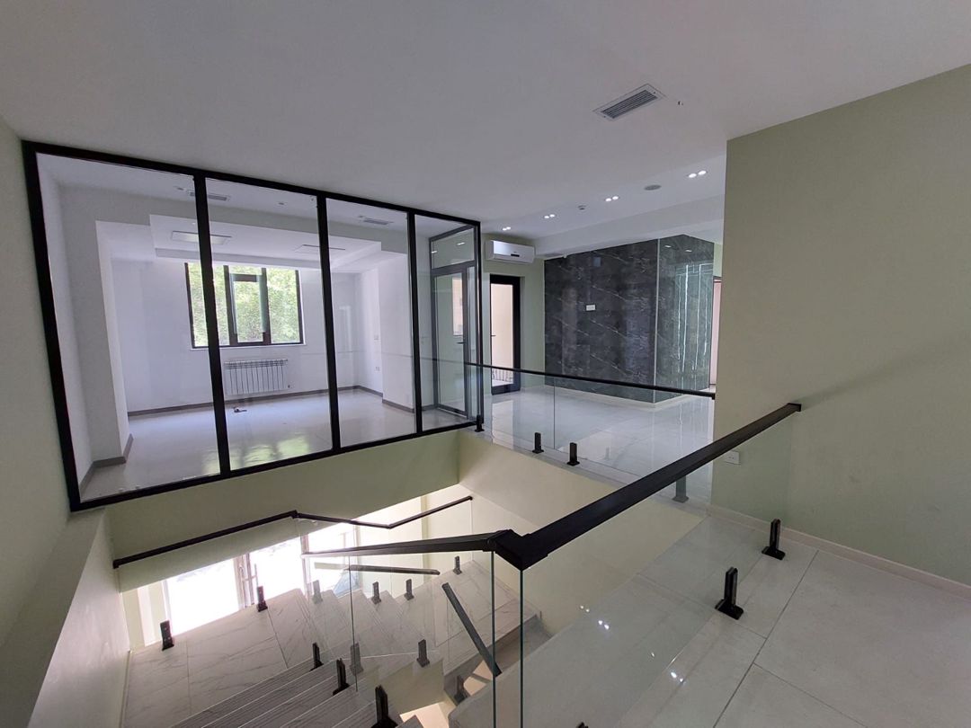 Satılır obyekt 350 m² — Əmlak, Bakı