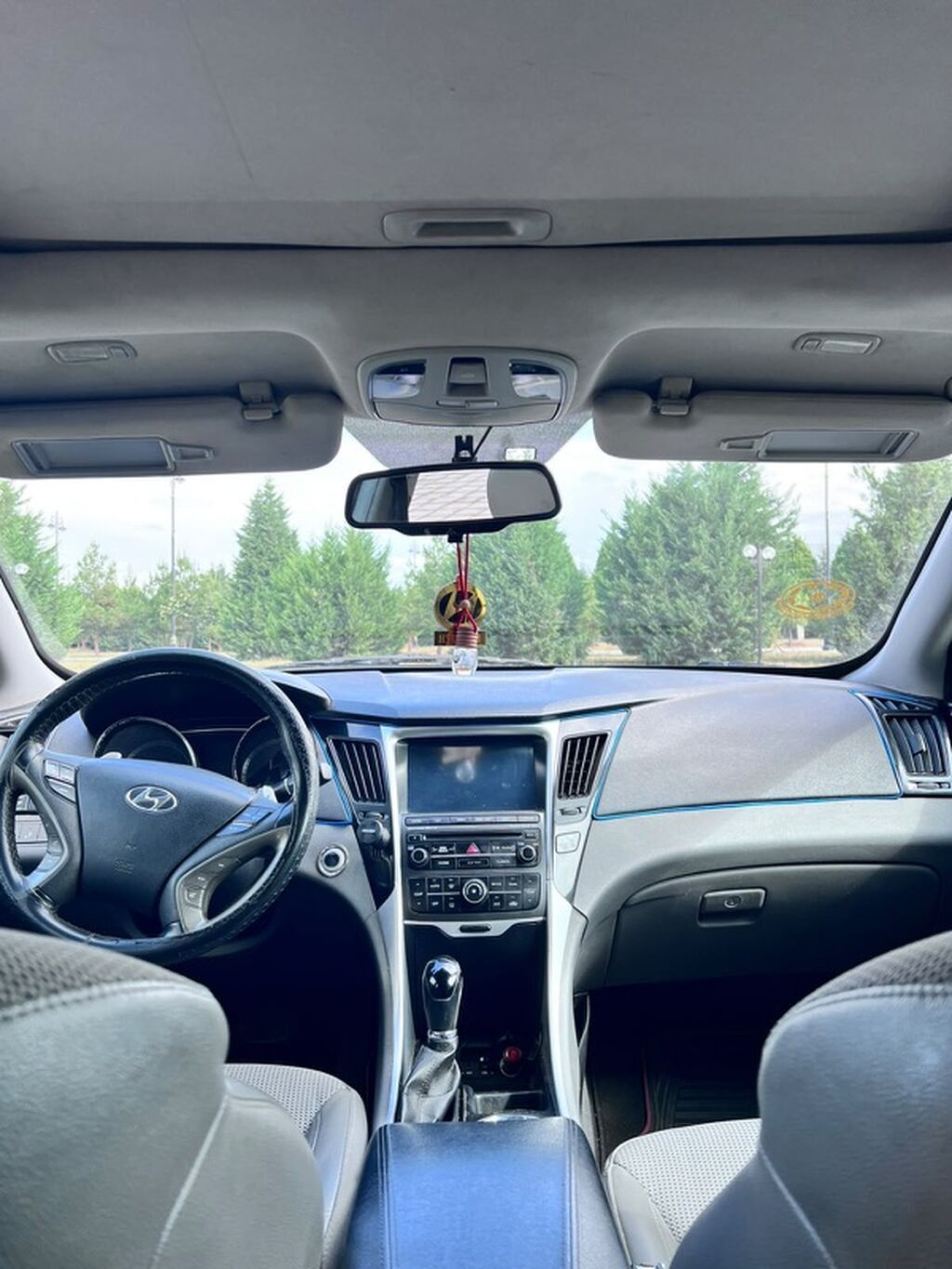 Hyundai Sonata sedan – boz rəngli, dinamik və komfortlu şəhər/tras 99-SA-962 — Avtomobillər, Ağdaş (6)