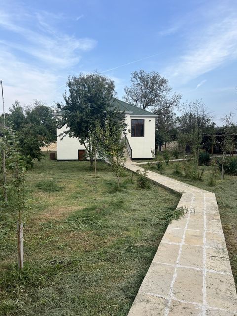 İcarəyə verilir 3 otaqlı həyət evi/bağ evi 100 m² — Qəbələ