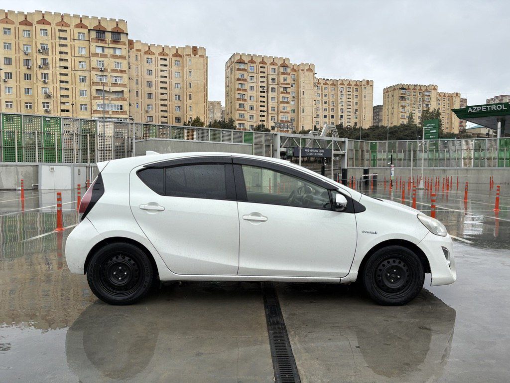 Toyota Aqua, 1.5 L, 0.9 kWh, 2016 il, 470 000 km — Avtomobillər, Bakı (3)