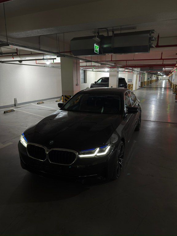 BMW 530e, 2.0 L, 12 kWh, 2023 il, 33 000 km — Avtomobillər, Bakı