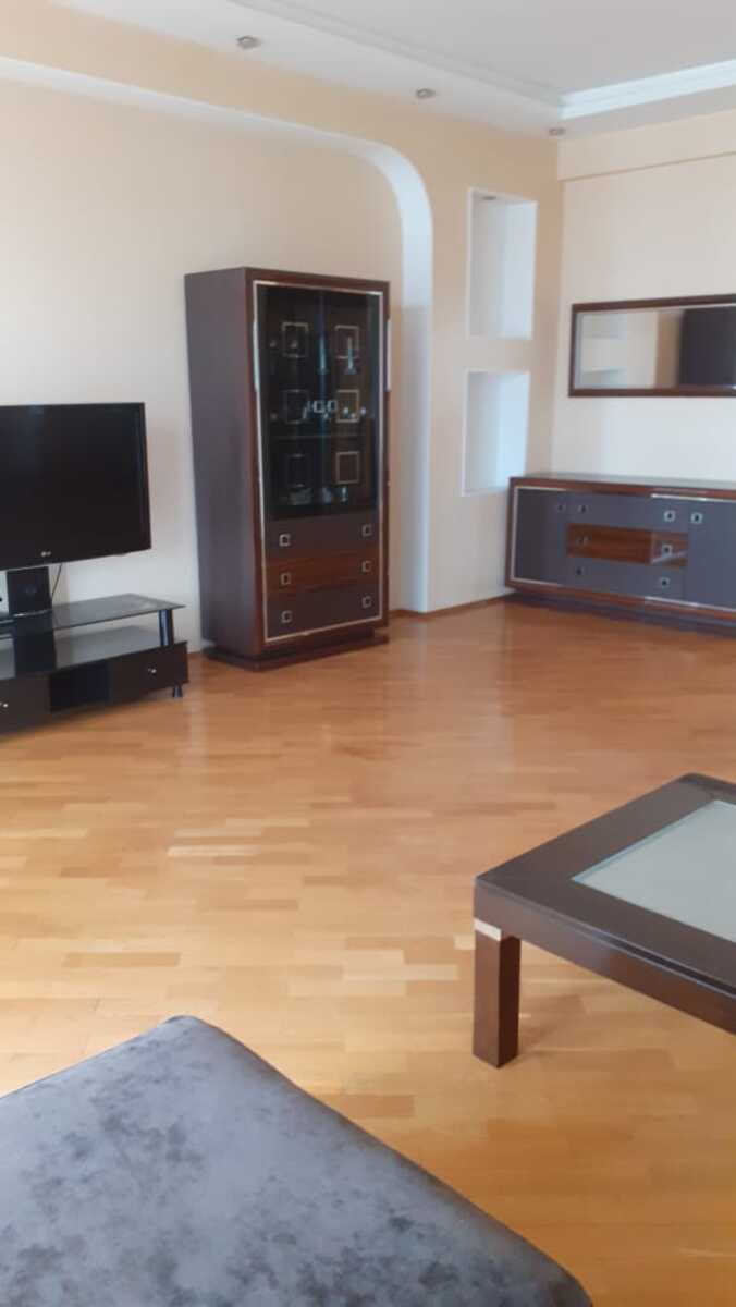 İcarəyə verilir 4 otaqlı yeni tikili 200 m² — Mənzil, Bakı (10)