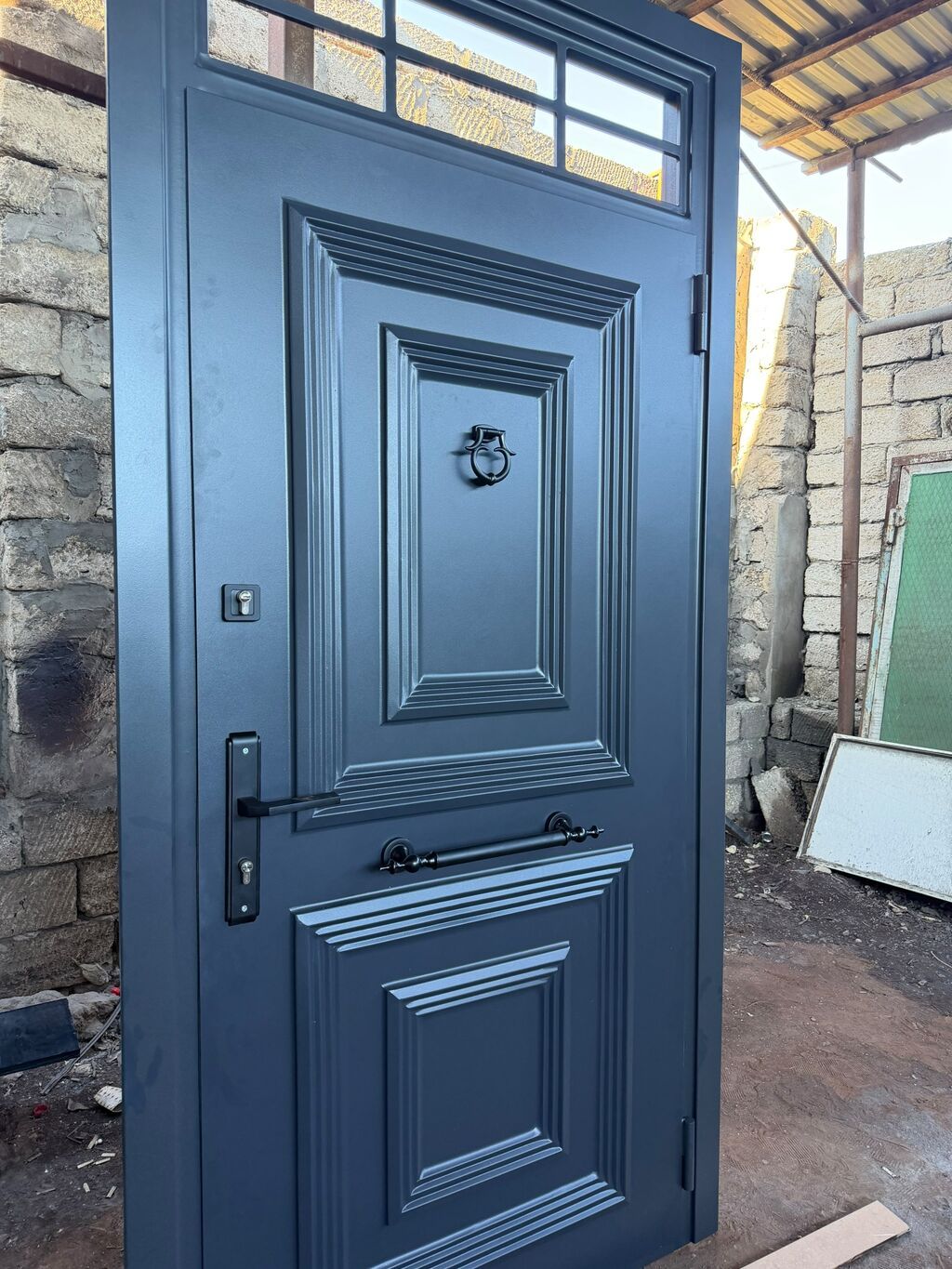 Mənzil üçün Yeni Giriş qapısı 120x220 sm Şəbəkə ilə, Zəmanətli, Pulsuz quraşdırma, Pulsuz çatdırılma, Ödənişli çatdırılma, Rayonlara çatdırılma — Pəncərələr, qapılar, balkonlar, Digah (7)