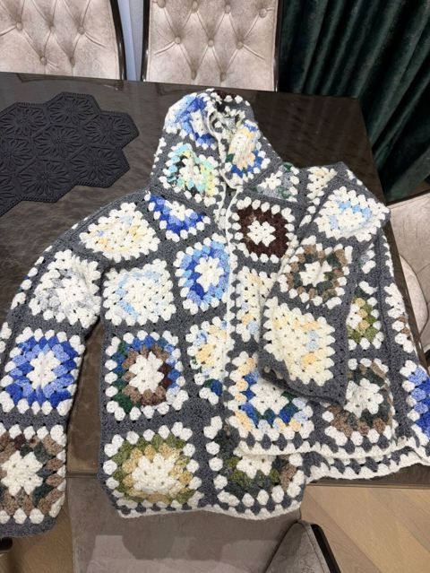 Əl işi toxunma kapüşonlu kardiqan - Dizayn: “granny square” motivləri — Xırdalan