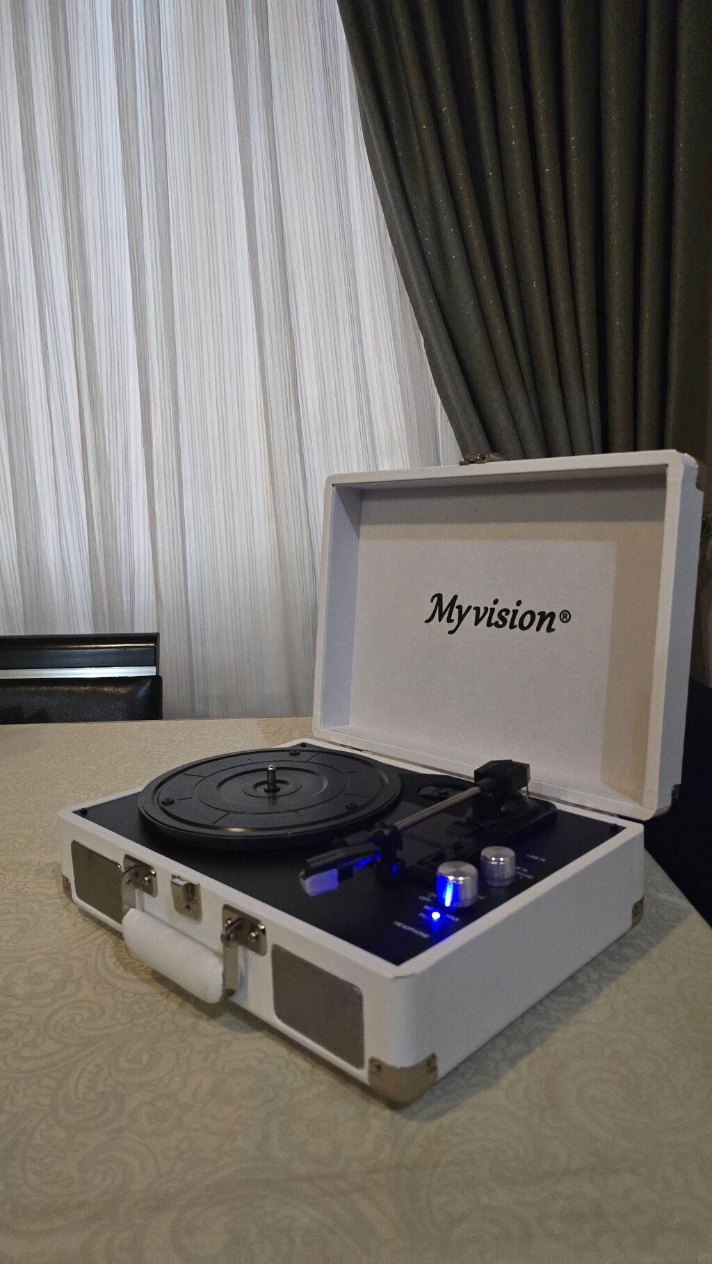 Myvision portativ vinil pleyer – çamadan tipli dizayn, ağ korpus — Vinil proqreslər və aksesuarlar, Bakı (3)