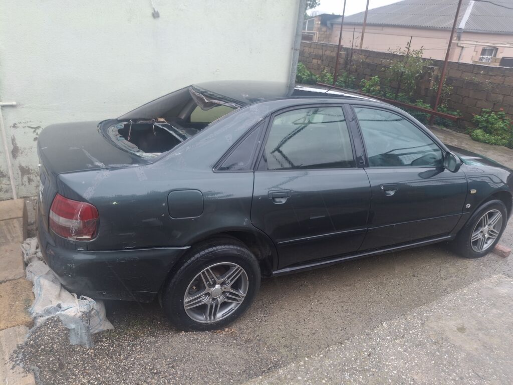 Audi A4 sedan – ehtiyat hissələri üçün - Korpus: 4 qapılı sedan, tünd — Digər, Bakı (4)