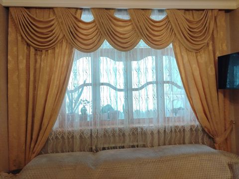 Klassik üslubda pərdə dəsti Heç bir problemi yoxdur. Eni 3m -uzunluğu — Gəncə