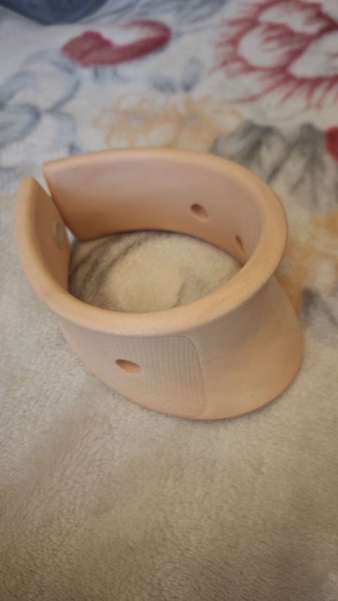 Boyun dəstəyi (servikal yaxalıq) - Material: yüngül və elastik — Deniz