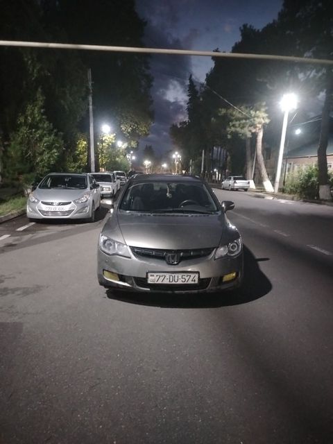 Honda Civic, 1.3 L, 0.9 kWh, 2007 il, 579 111 km — Qazax