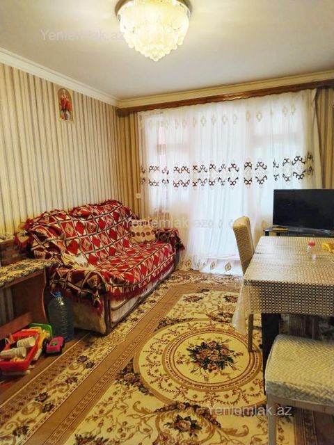 Satılır 3 otaqlı Bina evi menzil (Köhnə tikili), 60 m², 3-cü mikrorayon — Sumqayıt
